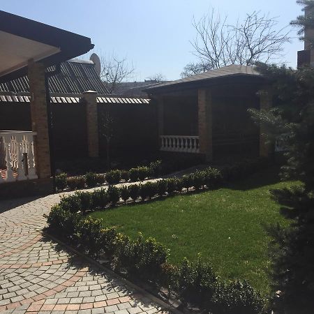 Dating Hotel Cherry Twins (Adults Only) Kyiv Exterior photo